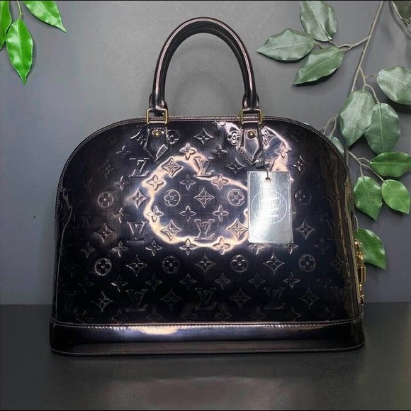 🔴SOLD🔴LOUIS VUITTON • VERNIS ALMA BAG - Picture 3 of 10